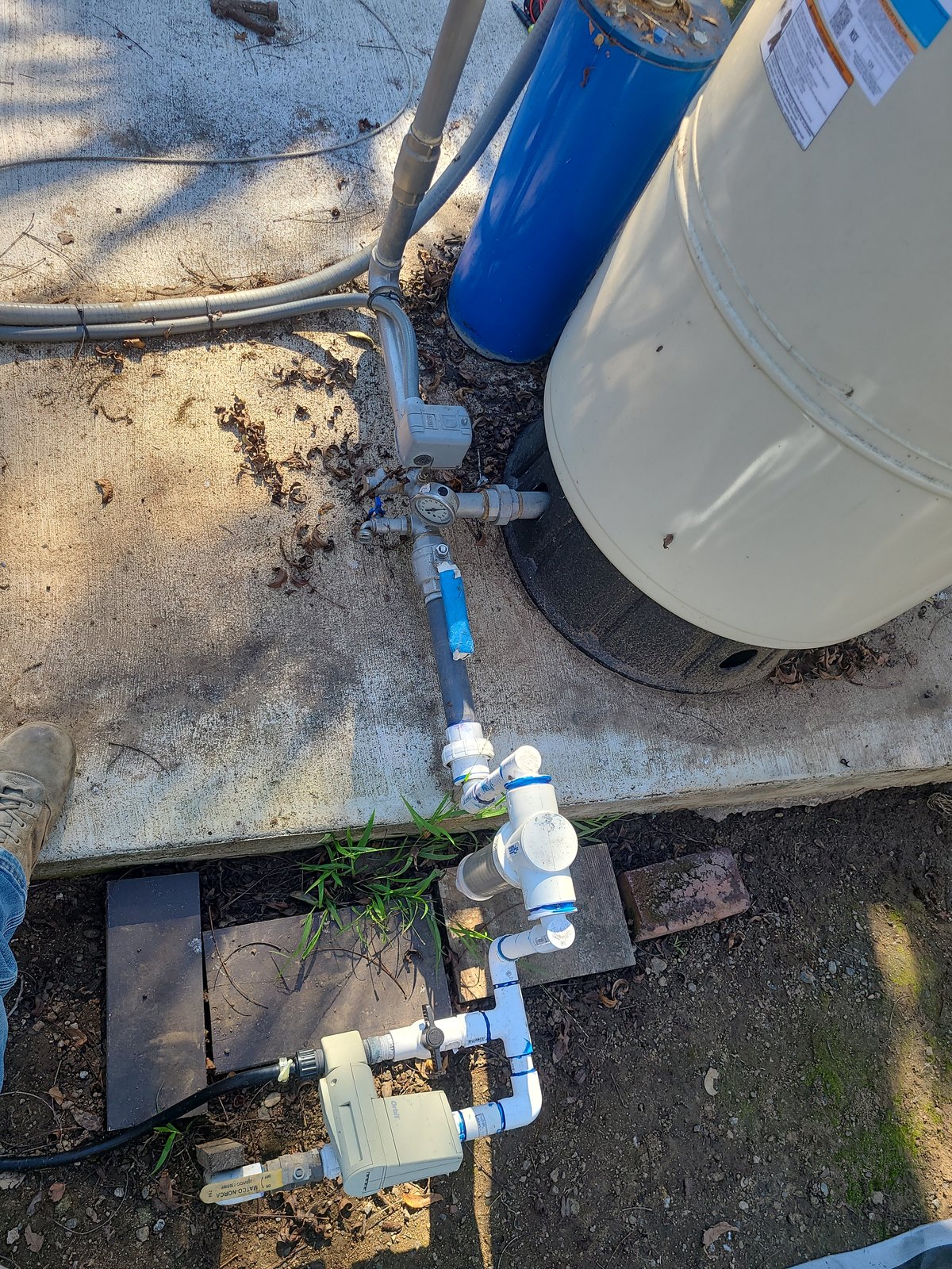 Pressure tank replacement in Vista