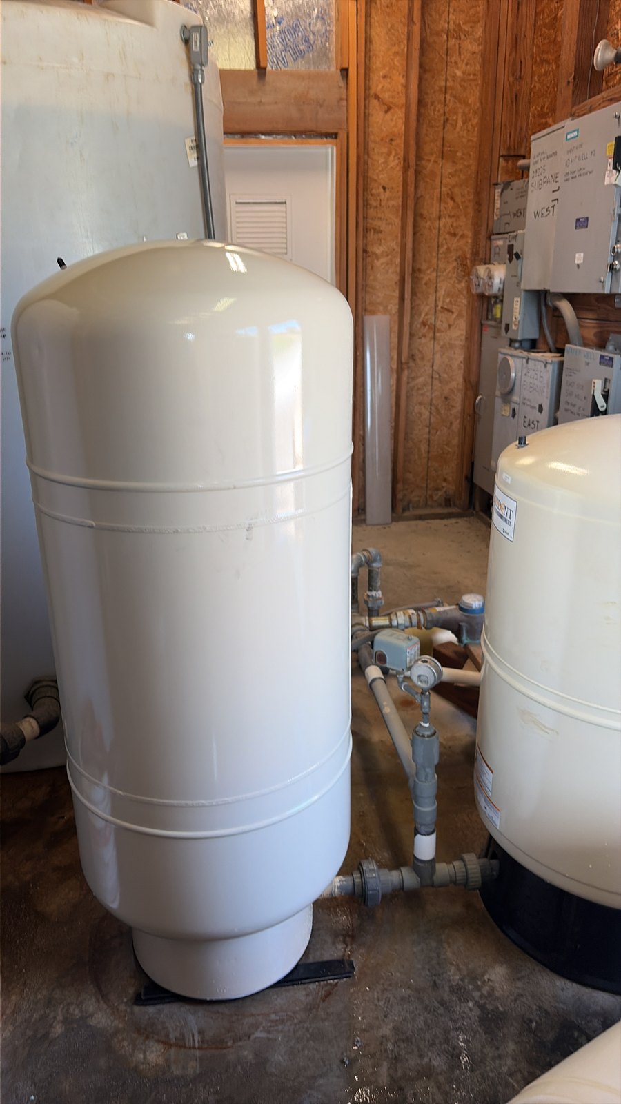 Pressure tank replacement in Thousand Palms