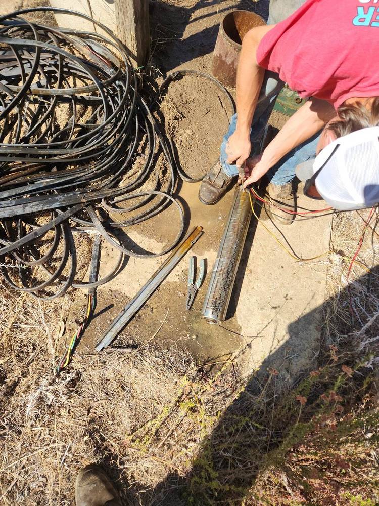 Pull pump in Ramona