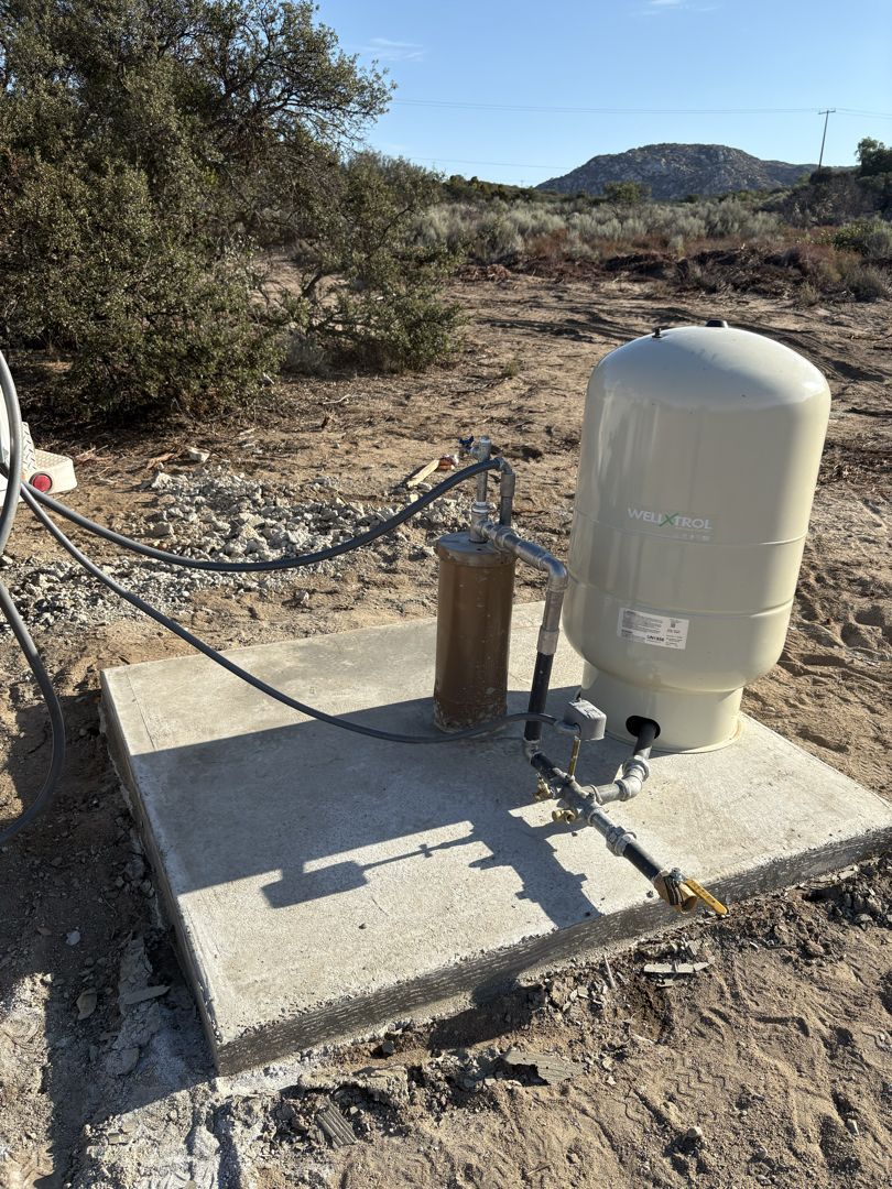 Wellhead plumbing reset in Campo