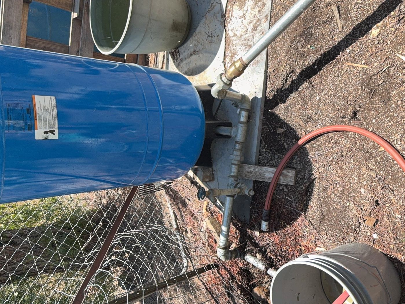 Pressure tank and switch adjustment detail in Corona
